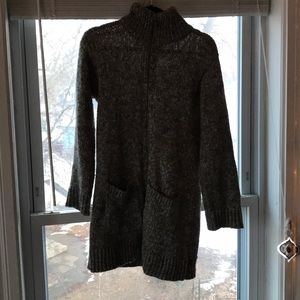 Long sleeve, mid length, gray cardigan